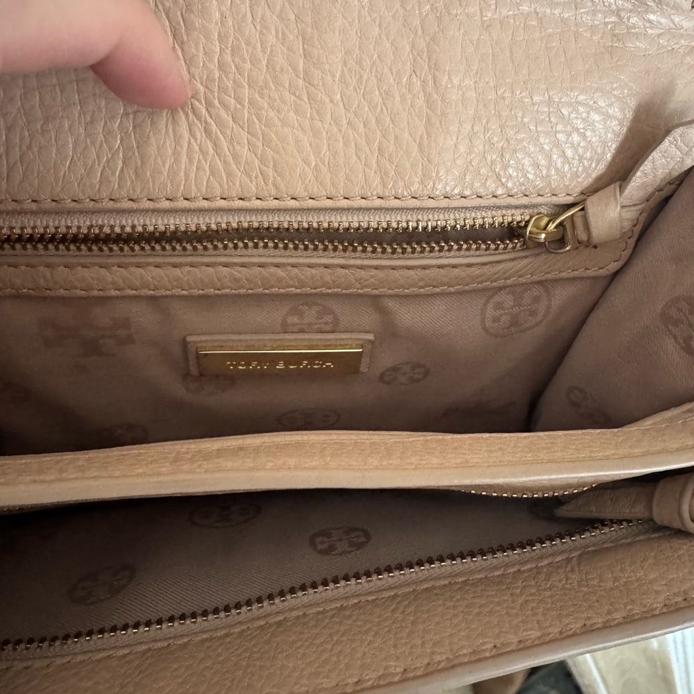 Tory Burch Beige Crossbody Bag with Gold Accents - Picture 3 of 3